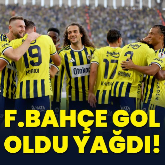 Fenerbahçe Kadıköy'de gol oldu yağdı!