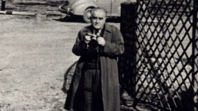 Sloganlar çağının entellektüel yetimleri