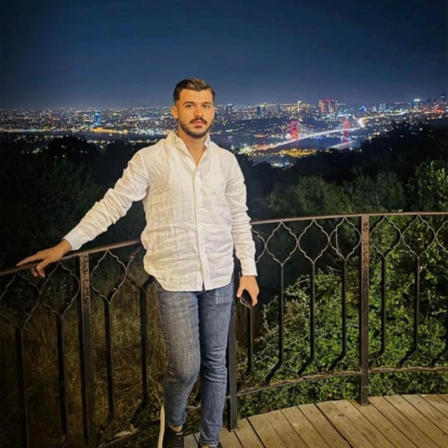 Koyun sürüsüne çarptı, hayatını kaybetti