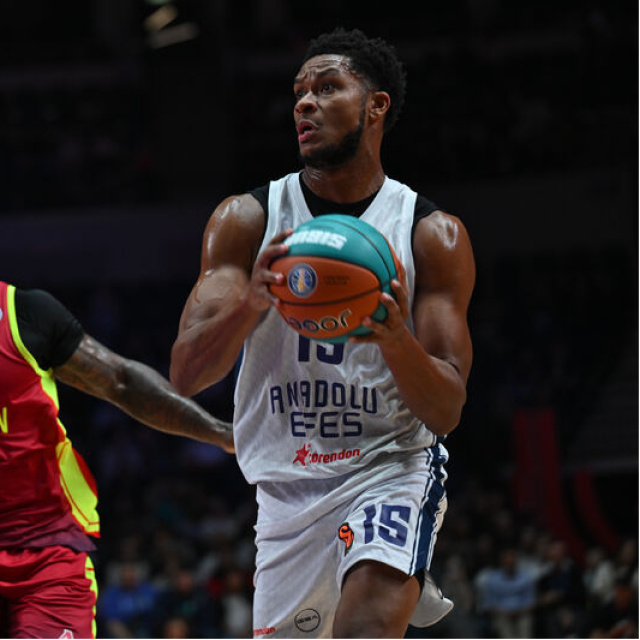 Özel turnuvada şampiyon Anadolu Efes!