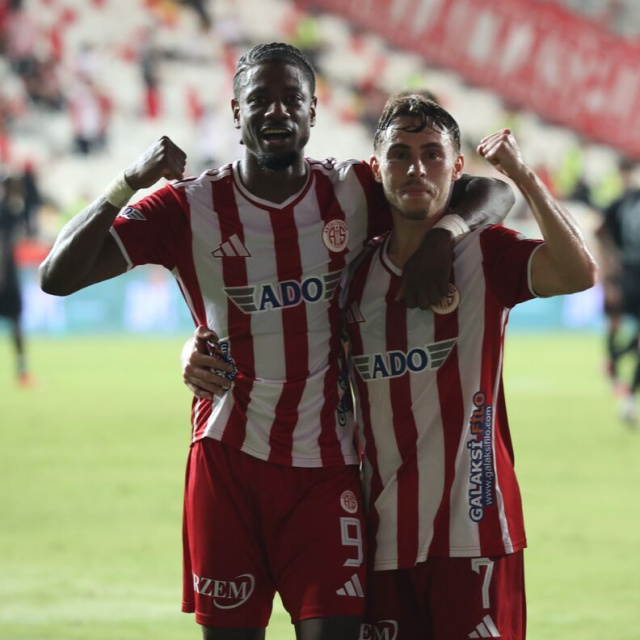 Antalyaspor evinde farklı kazandı!