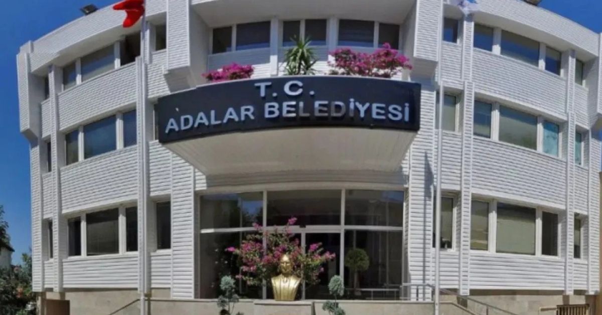 Adalar seçimi ertelendi
