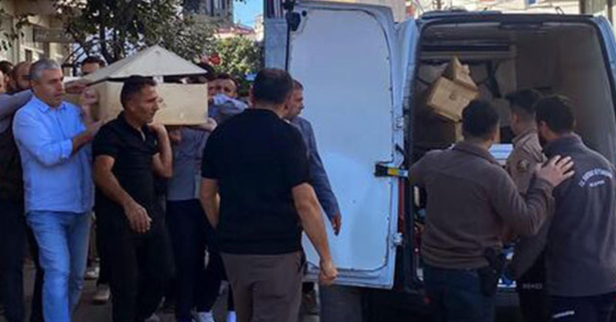 Biri eşini boğdu... Öteki öldürüp başında bekledi!