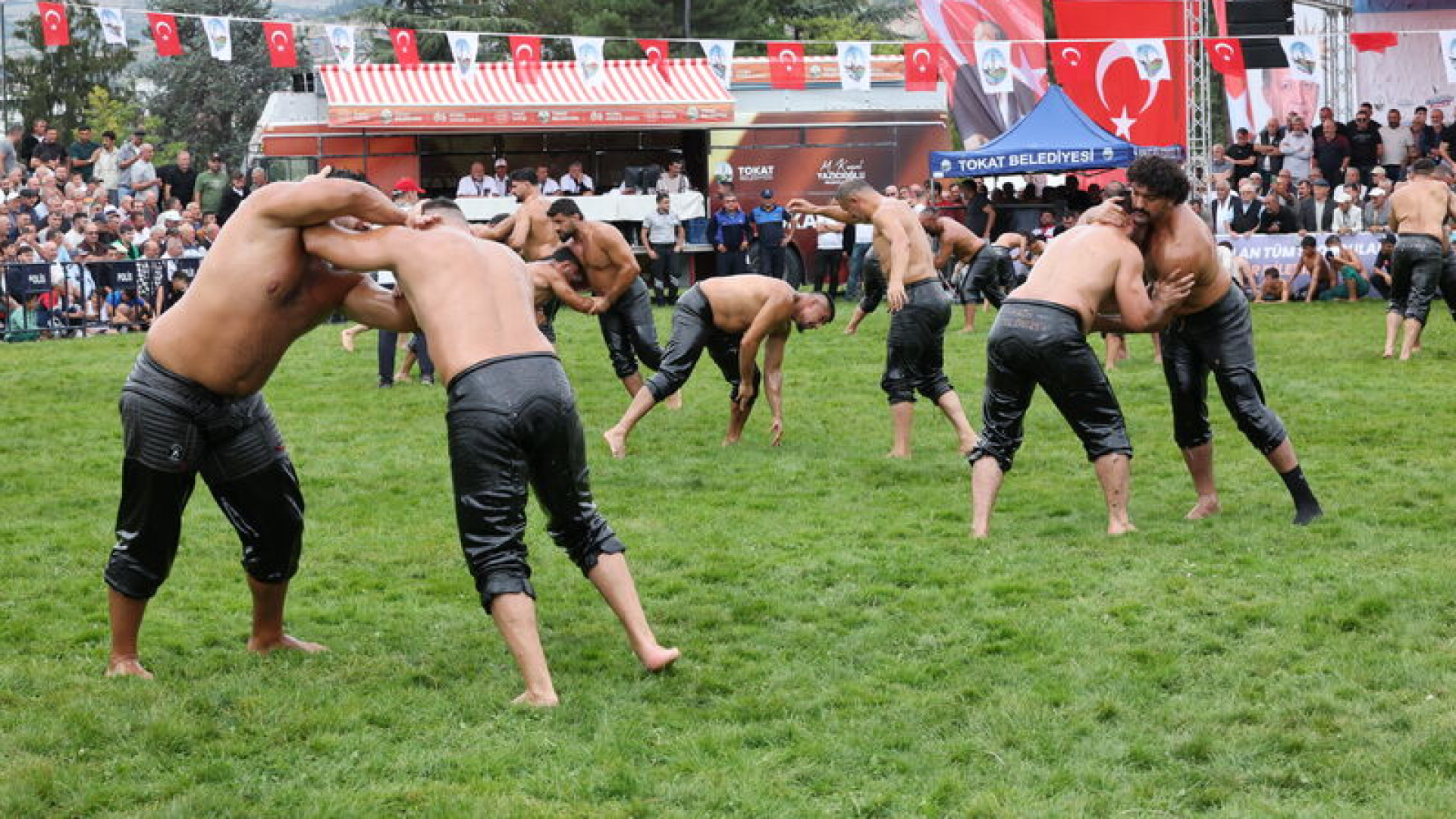 Tokat'ta başpehlivanlığı Erkan Taş kazandı