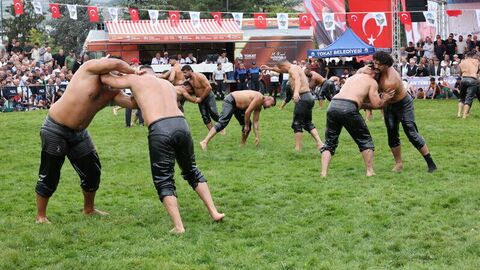 Tokat'ta başpehlivanlığı Erkan Taş kazandı