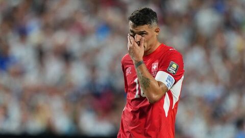 Soruşturma açılan Xhaka'ya milli takım şoku!