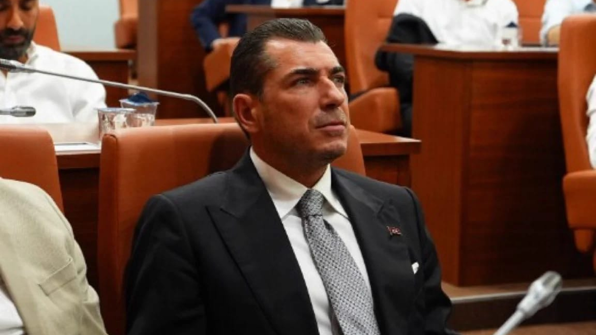 "Meclis'te susmanız bekleniyor"