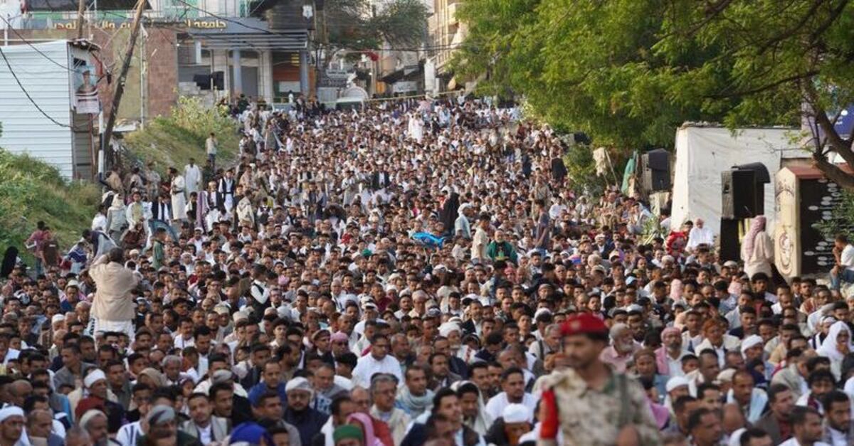 Yemen'de halk pazarında patlama