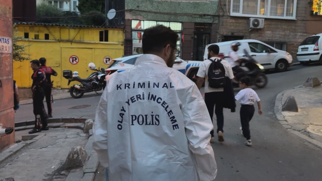 Şişli'de odasında vurulmuş halde bulundu