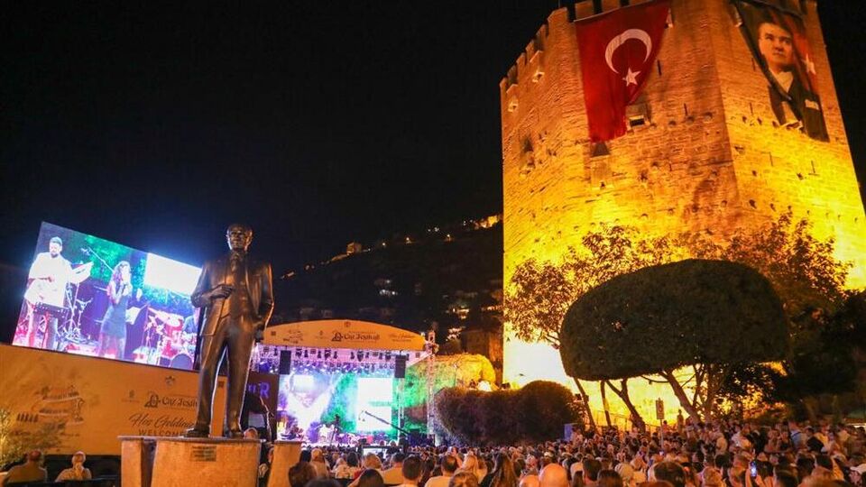Cazın kalbi Alanya'da attı