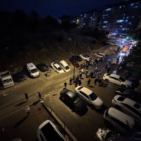 Yol çöktü! Araçlar çukura düştü