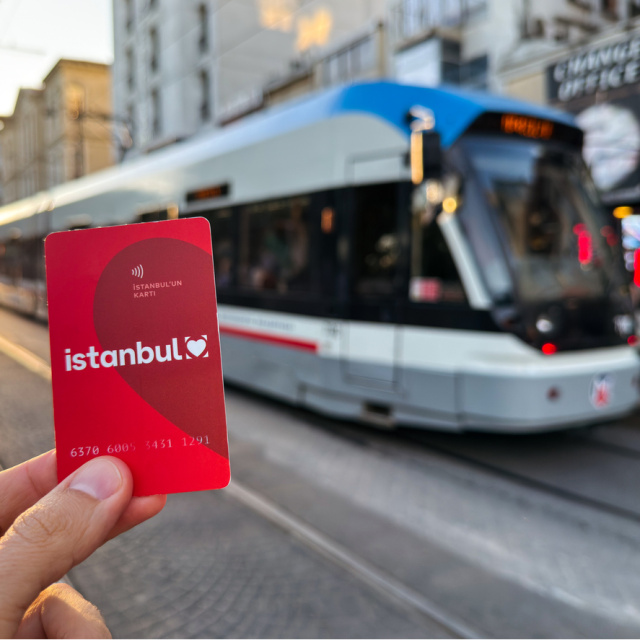 İBB'den öğrencilere 1 TL'ye abonman!
