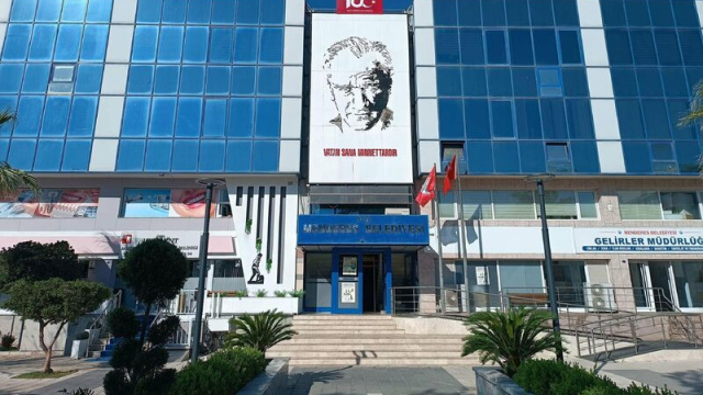 Menderes Belediyesi'ne ikinci dalga operasyon