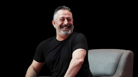Geçirdiği kalp krizinin ardından sık sık sağlığına gönderme yapan Cem