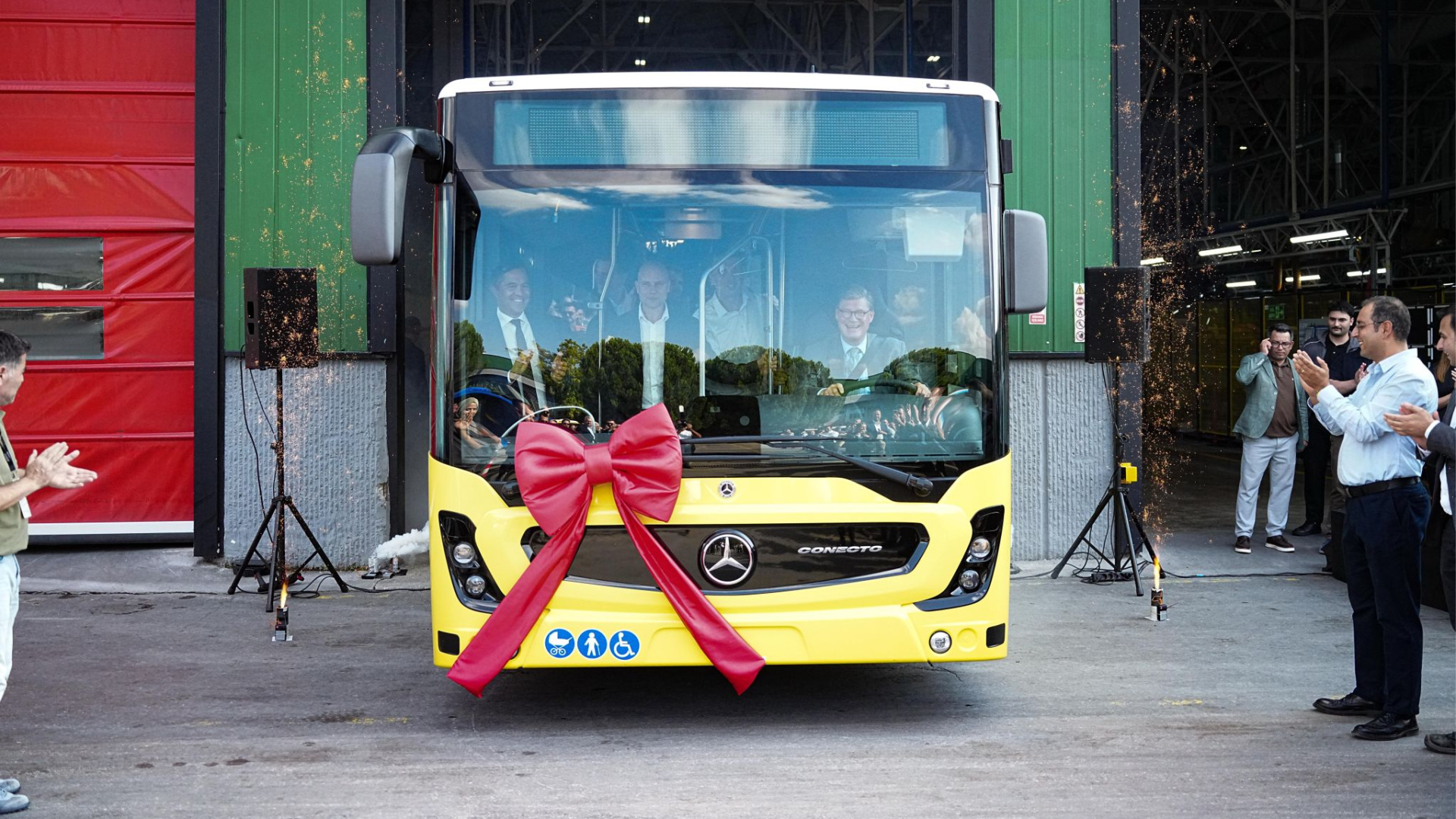 Otokar, Mercedes-Benz Conecto'nun seri üretimine başladı