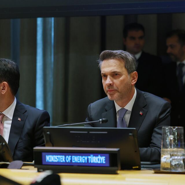 "Türkiye'nin daha rekabetçi enerji sistemine sahip olması hedefimiz"