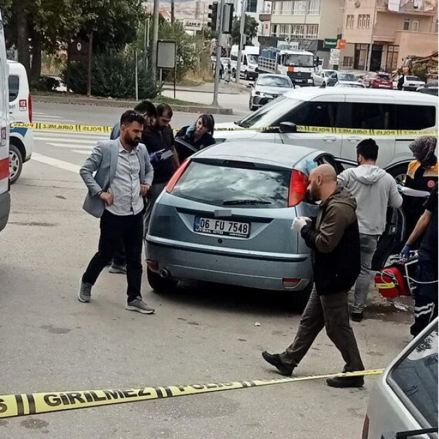 İki kişi araçta ölü bulundu