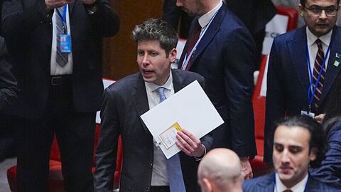 Sam Altman: Bir yol ayrımındayız