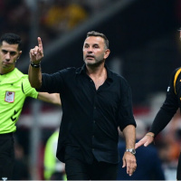 Okan Buruk eleştirilere kafayı takmıyor!