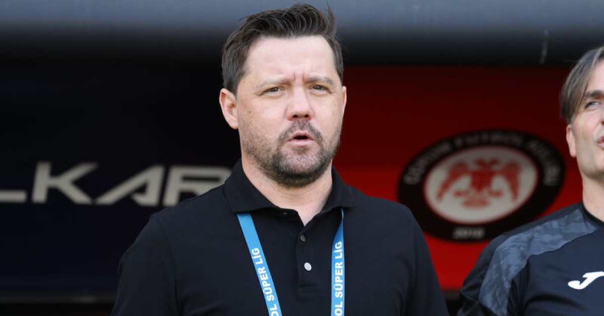 Süper Lig ekibinde flaş ayrılık!