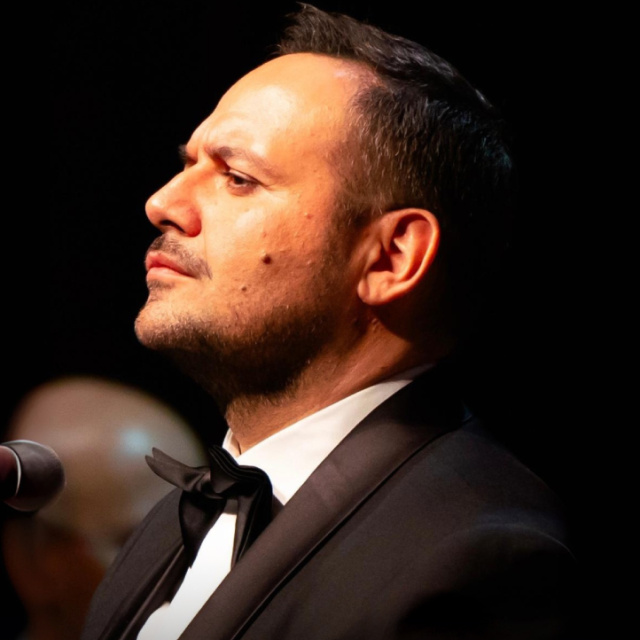 Murat Karahan 'Romantikler'le sahnede