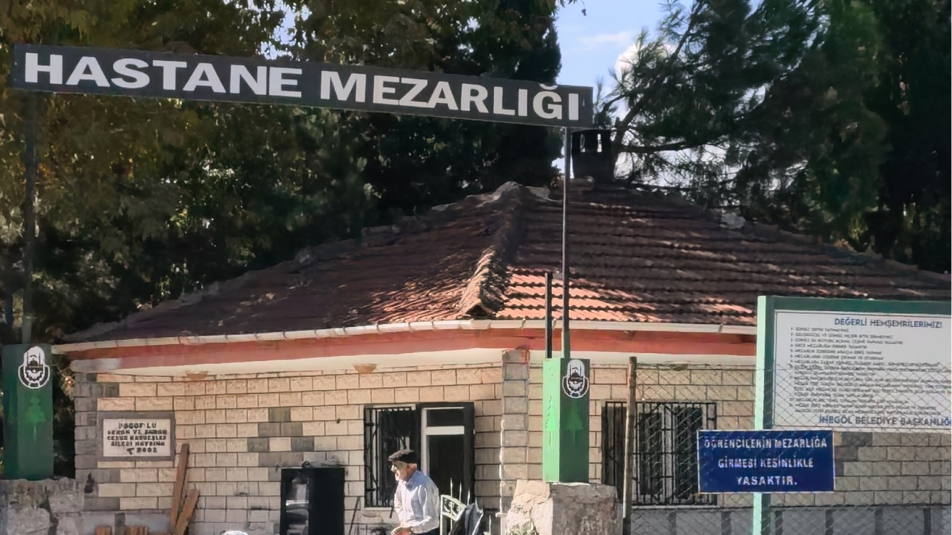Mezarlıkta baltalı saldırı