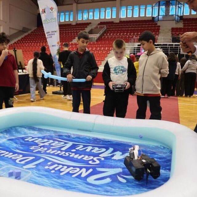 Samsun'da "Mavi Vatan" bilim şenliği başladı