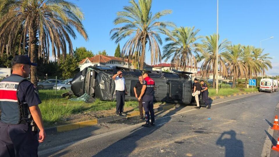 17 yaralı! Antalya'da zincirleme kaza
