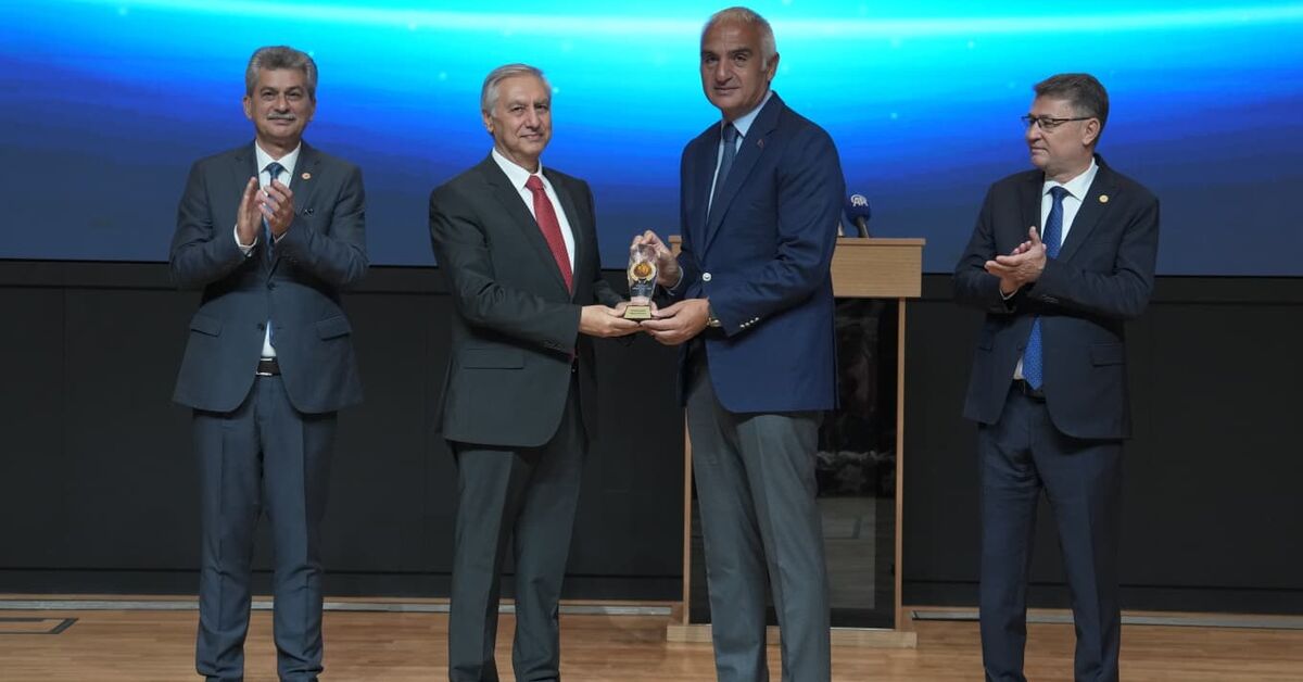 Türk Diline Hizmet Ödülleri sahiplerini buldu