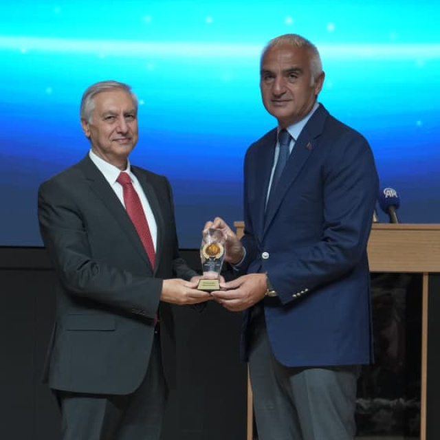 Türk Diline Hizmet Ödülleri sahiplerini buldu