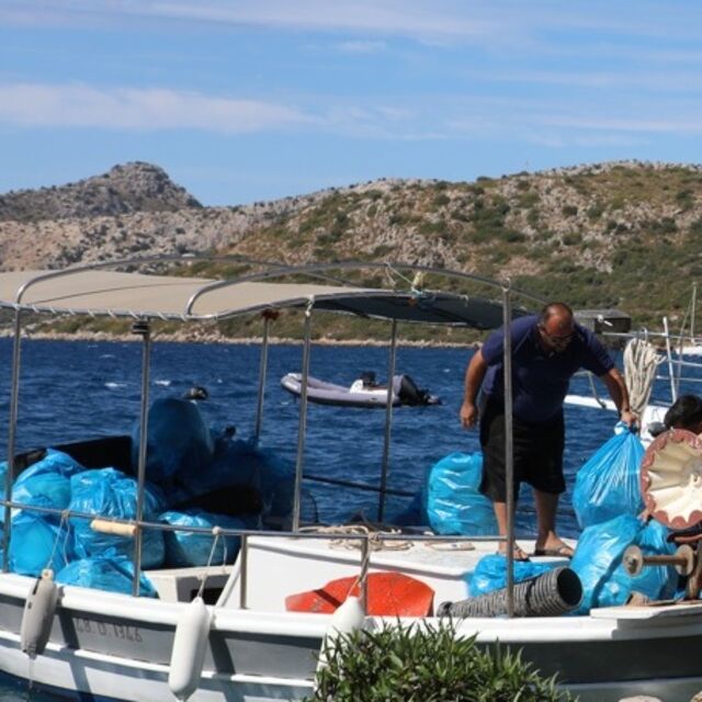 Marmaris'te iki saatte bir ton atık toplandı
