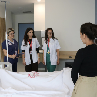 Öksürük şikayetiyle hastaneye götürüldü! Mide ve boğazından çıkanlar şoke etti