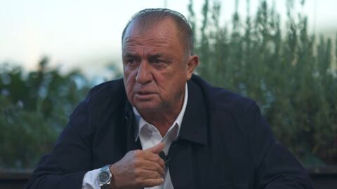 Eski Galatasaray teknik direktörü Fatih Terim , YouTube programı olan "Terim