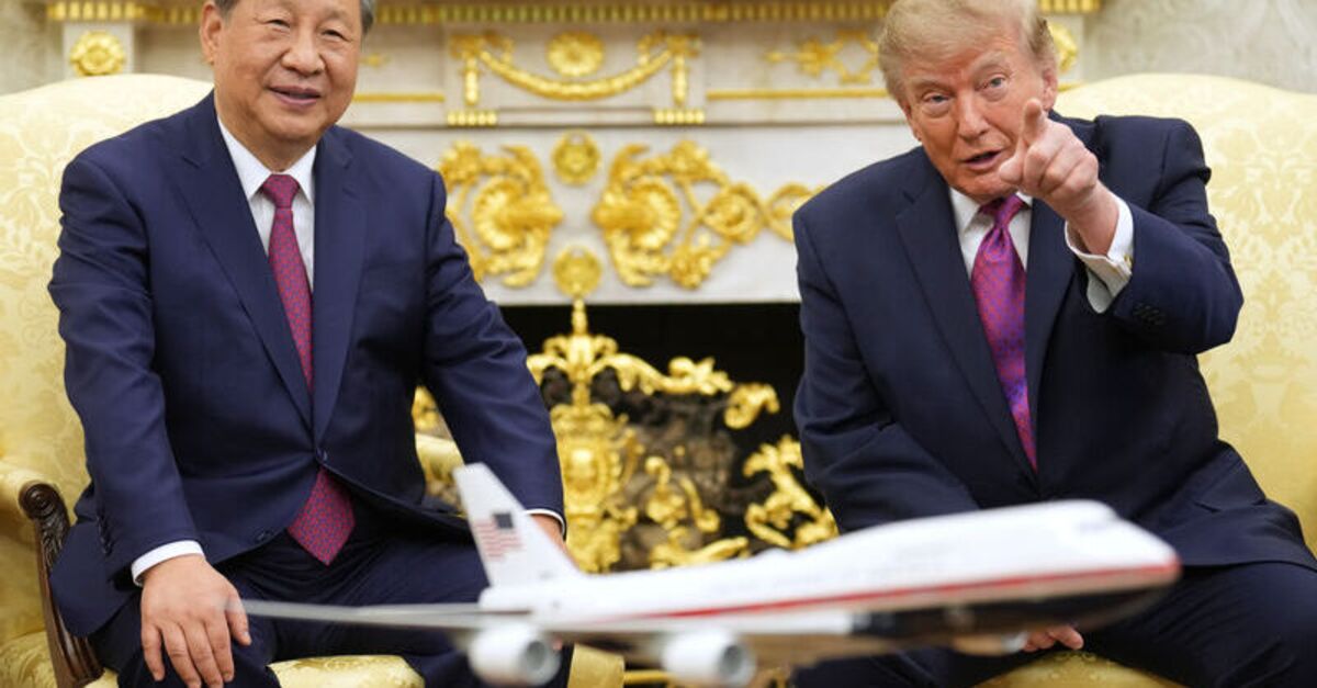 Çin liderinden Biden'ın 'imza' portresine kahkaha