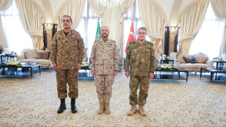 Genelkurmay Başkanı Suudi Arabistan'da toplantıya katıldı