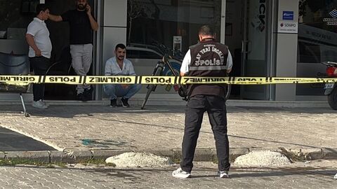 Aksaray’da 5’inci katın balkonundan düşen 49 yaşındaki Erol Baysal ağır yaralan…