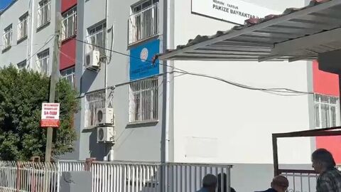 7 yaşındaki çocuğun çantasında tabanca bulundu