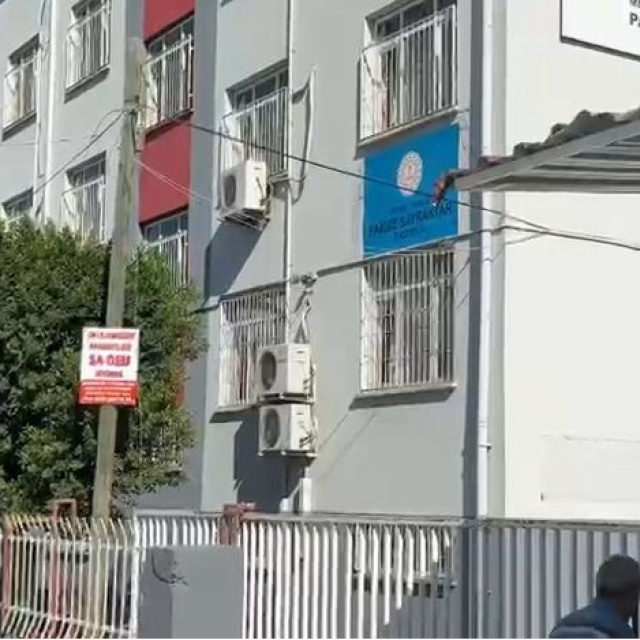 7 yaşındaki çocuğun çantasında tabanca bulundu