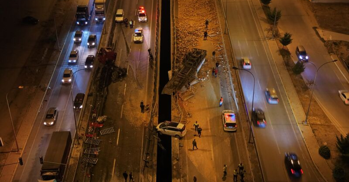 Afyonkarahisar'da 4 araçlık feci kaza! 1 ölü, 7 yaralı