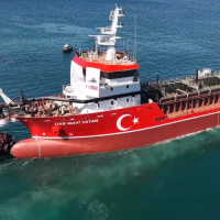 Türkiye’nin ilk emici özellikli tarama gemisi suyla buluştu