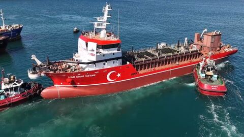 Türkiye’nin ilk emici özellikli tarama gemisi suyla buluştu
