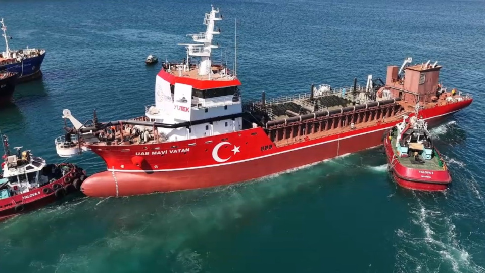 Türkiye'nin ilk emici özellikli tarama gemisi suyla buluştu