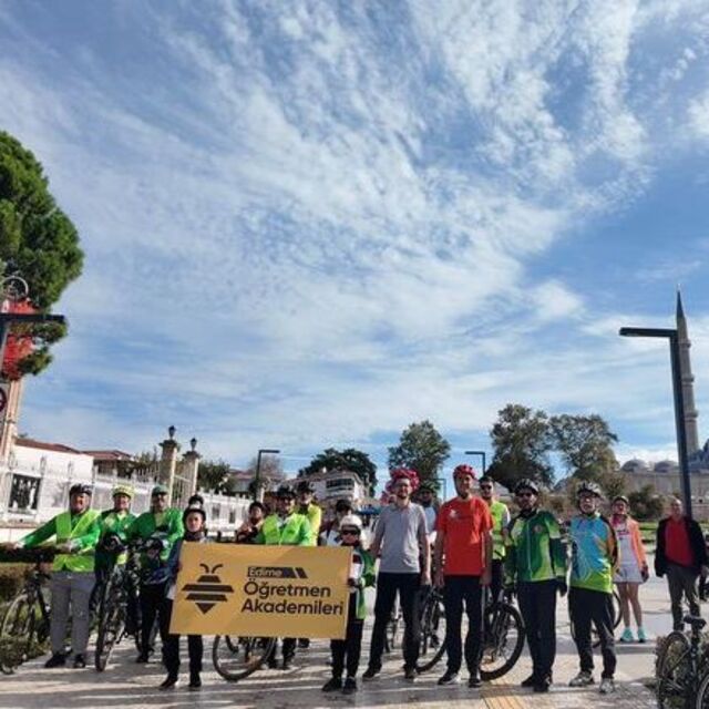 Öğretmenler sağlık için pedal çevirdi