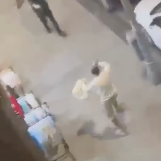 Esenler'de polise bıçaklı saldırı