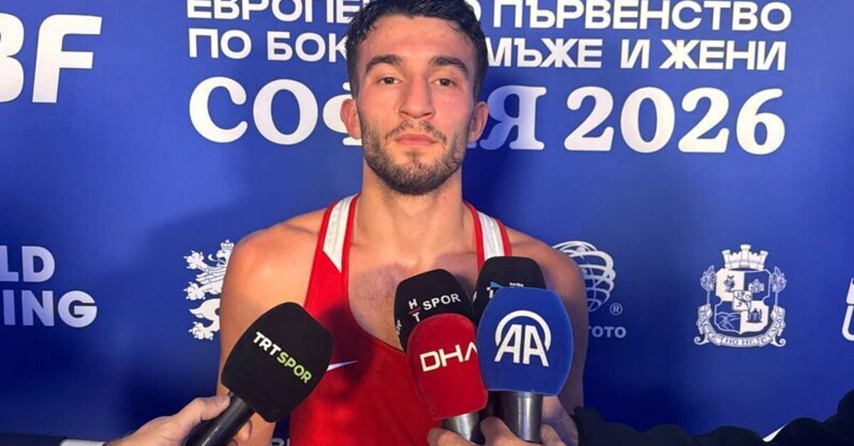 Madalya kazanan milli boksörler yurda döndü!