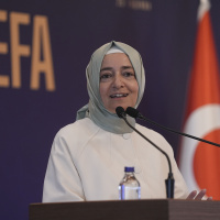 Fatma Betül Sayan Kaya görevinden istifa etti