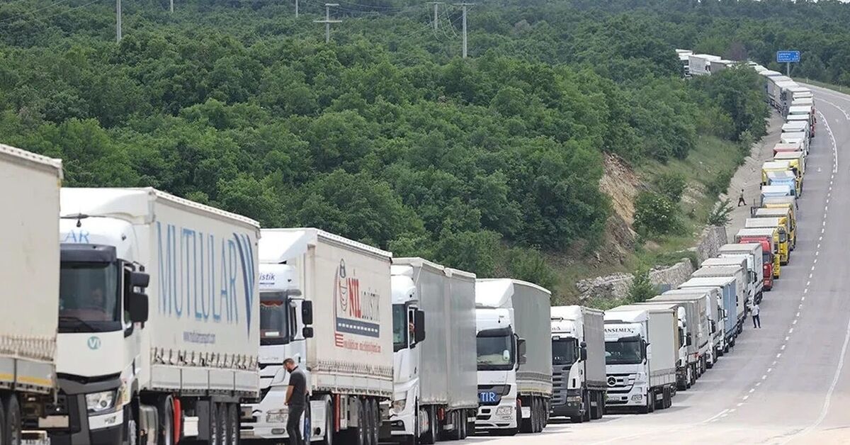 Türkiye sınırında 18 kilometrelik TIR kuyruğu!