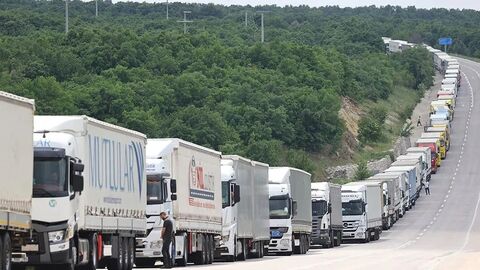 Türkiye sınırında 18 kilometrelik TIR kuyruğu!