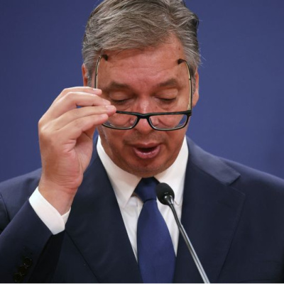 Vucic istifa etti