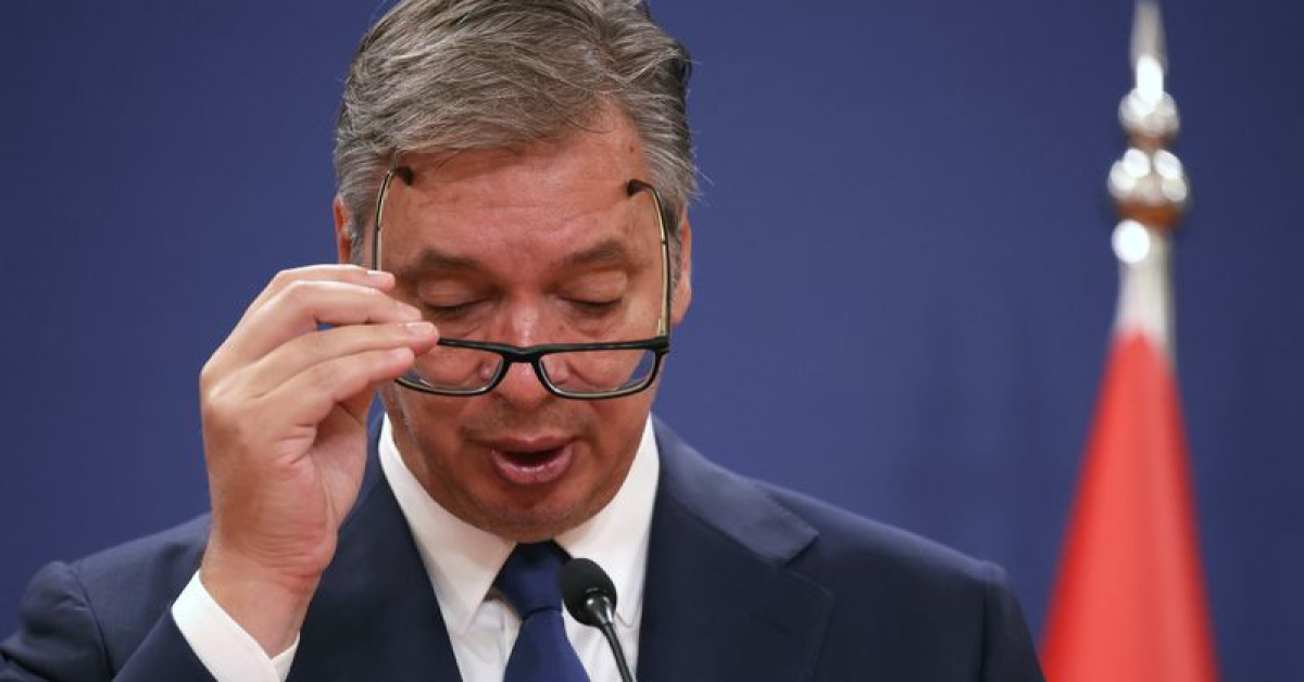 Vucic istifa etti